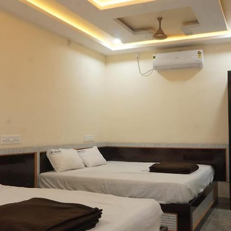 Sri Vasavi Residency Hotel ราเมศวาราม ภายนอก รูปภาพ