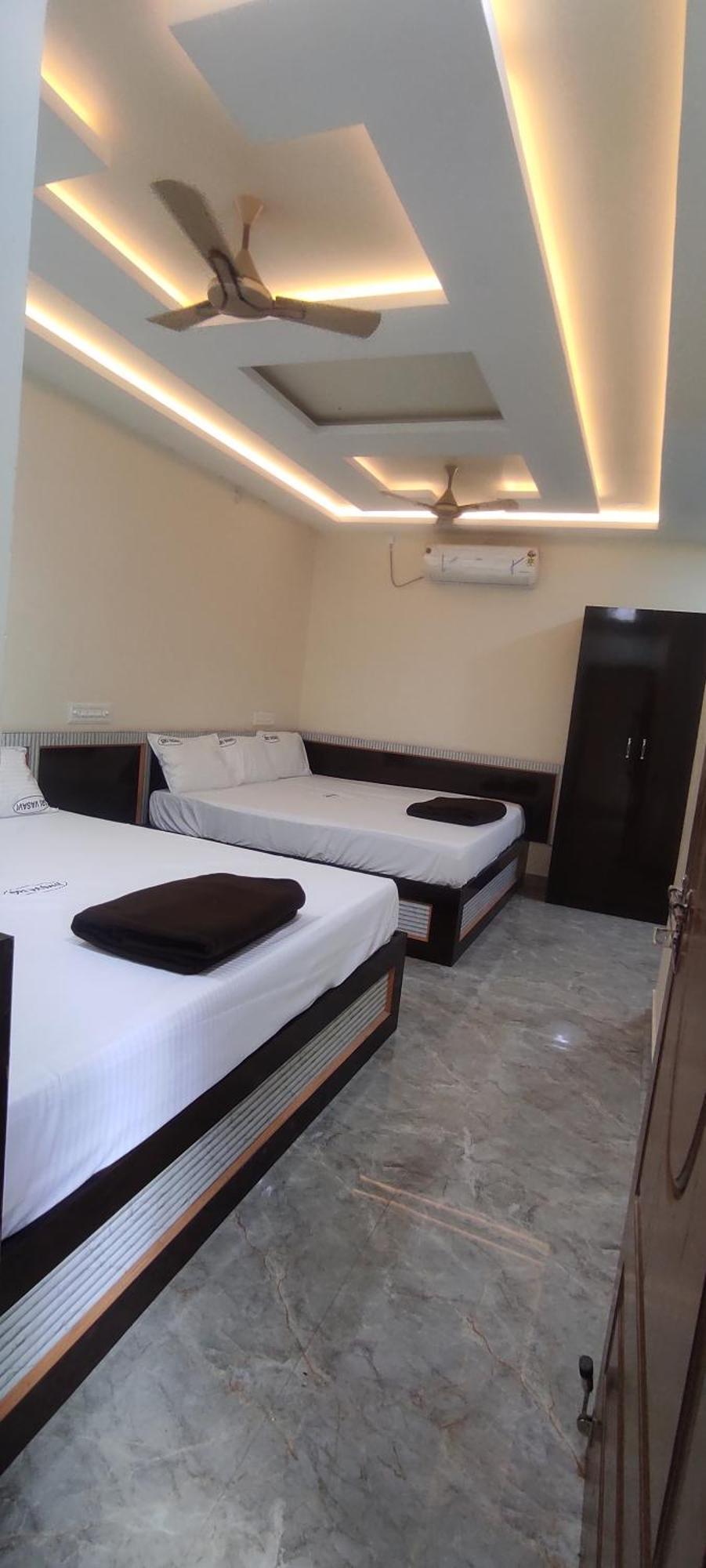 Sri Vasavi Residency Hotel ราเมศวาราม ภายนอก รูปภาพ