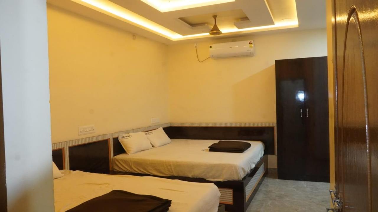 Sri Vasavi Residency Hotel ราเมศวาราม ภายนอก รูปภาพ